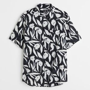 H&M black & white floral Hawaiian style vacation shirt! Light weight cotton